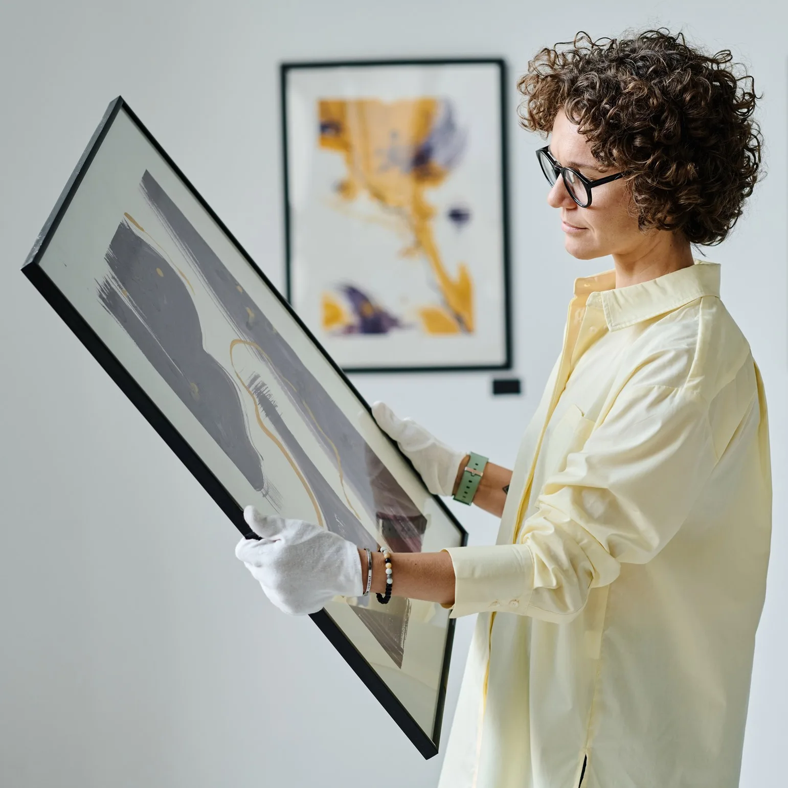 Gallery offering a one-to-one presentation to a collector