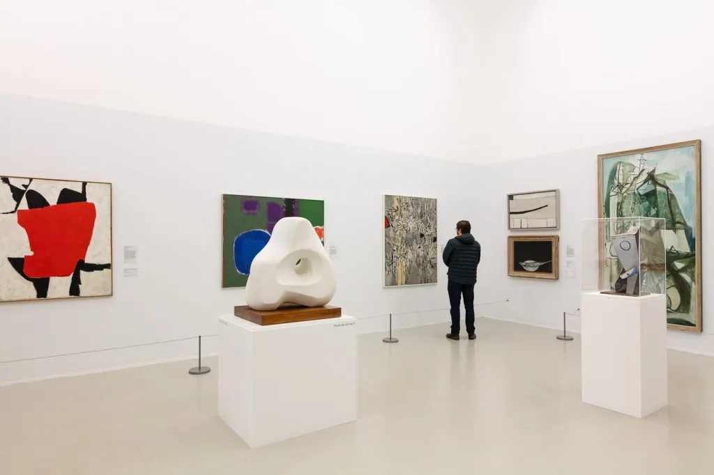 Researcher analyzing global art collector behavior