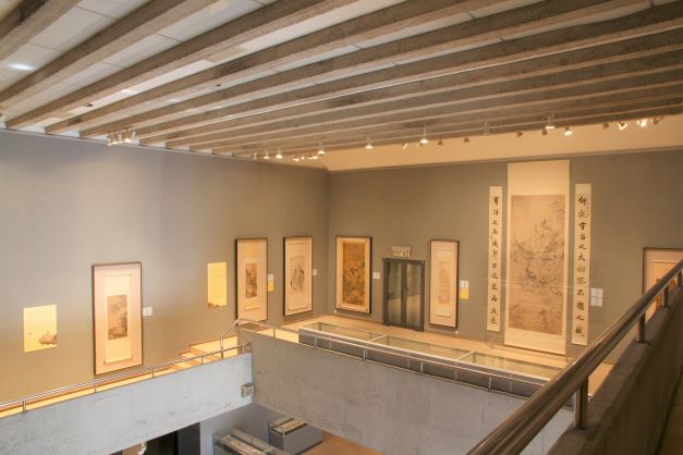 Chinese collector sharing contemporary art on Xiaohongshu