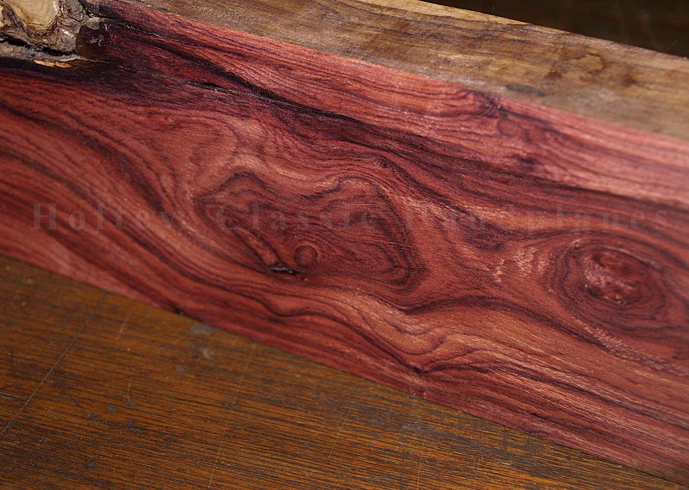 Huanghuali wood craftsmanship in Ming dynasty Chinese furniture