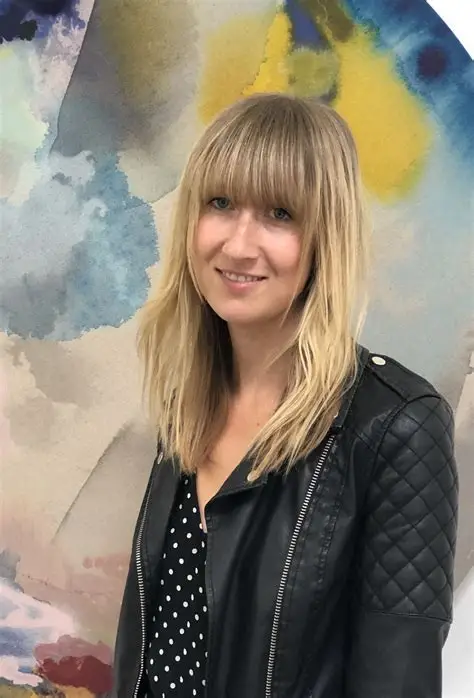 Why Gen Z Still Wants Physical Art Galleries | ArtExpoWorld
