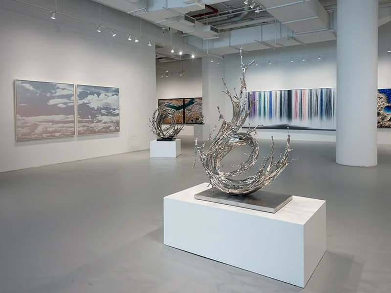 Warum die Generation Z immer noch physische Kunstgalerien bevorzugt | ArtExpoWorld
