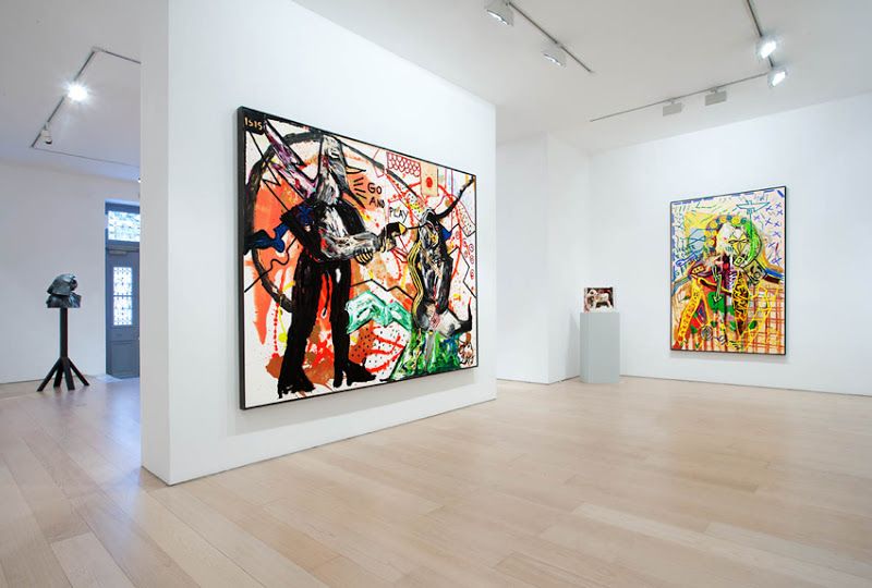 allerist presenting contemporary art to an online buyer