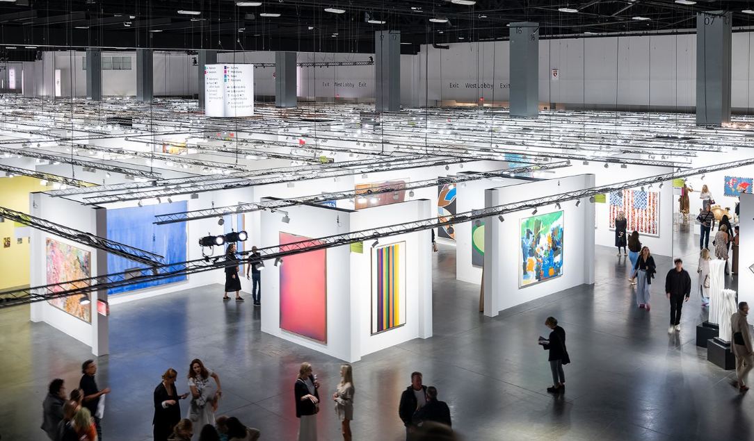 Art Fairs in December 2026: Miami & Antwerp Calendar Art Fairs in December 2026: Miami & Antwerp Calendar